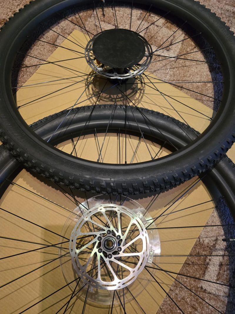 Specialized Alloy 29, 28mm internal width, tubeless