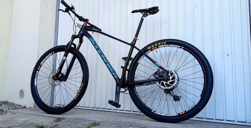MTB postavené na rámu Mondraker Chrono R v top stavu, vel. L, 29, rychlé jednání sleva 