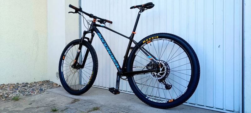 MTB postavené na rámu Mondraker Chrono R v top stavu, vel. L, 29, rychlé jednání sleva 
