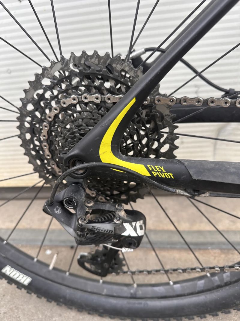 Canyon Lux CF 9.9 Team