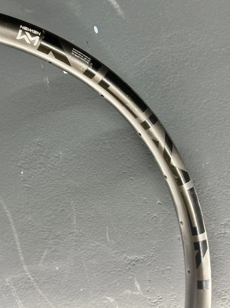 29" karbonový ráfek Newmen X.A.30 | 28 děr | 344 gramů