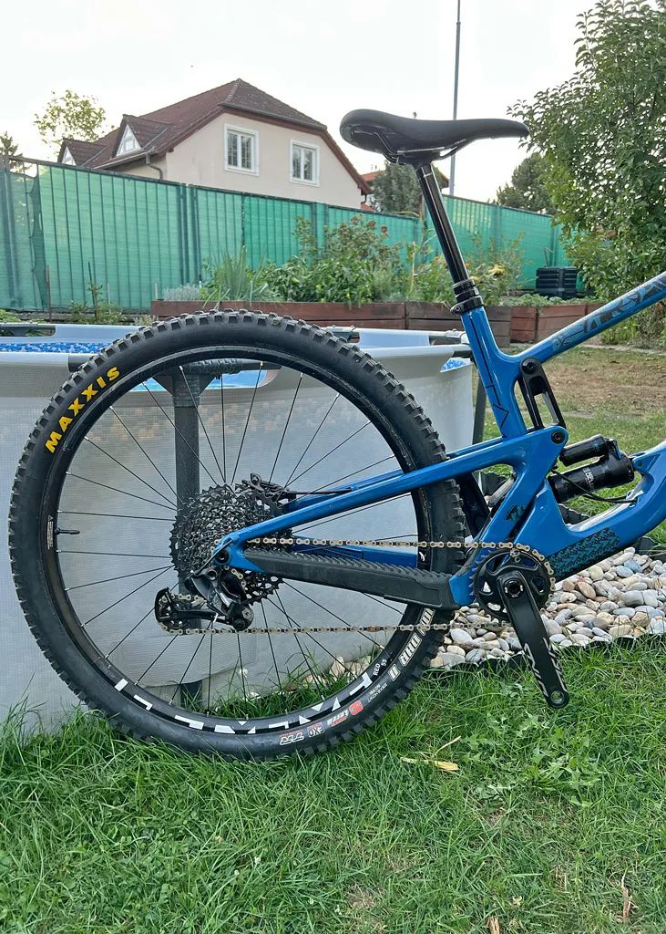 Santa Cruz Hightower V2 Carbon C - S Kit, 2021, velikosti L