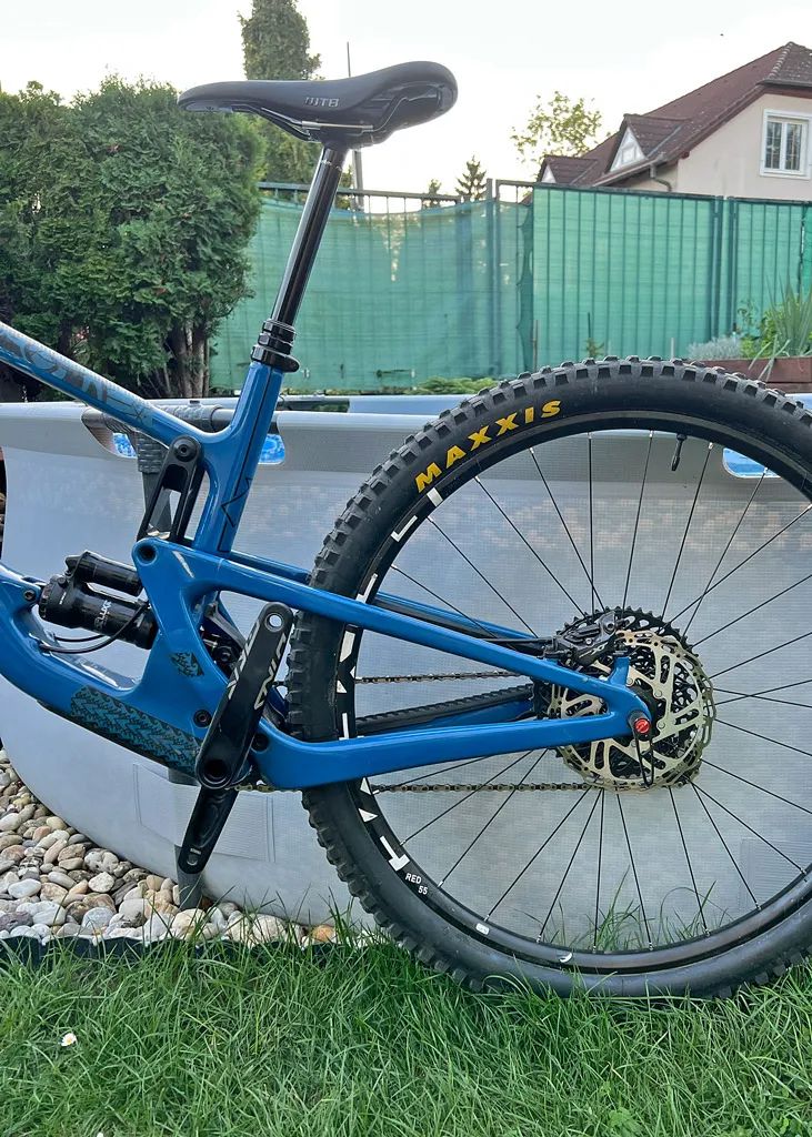 Santa Cruz Hightower V2 Carbon C - S Kit, 2021, velikosti L