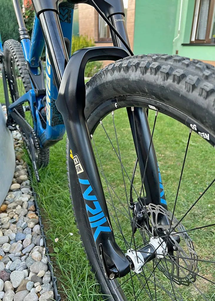 Santa Cruz Hightower V2 Carbon C - S Kit, 2021, velikosti L