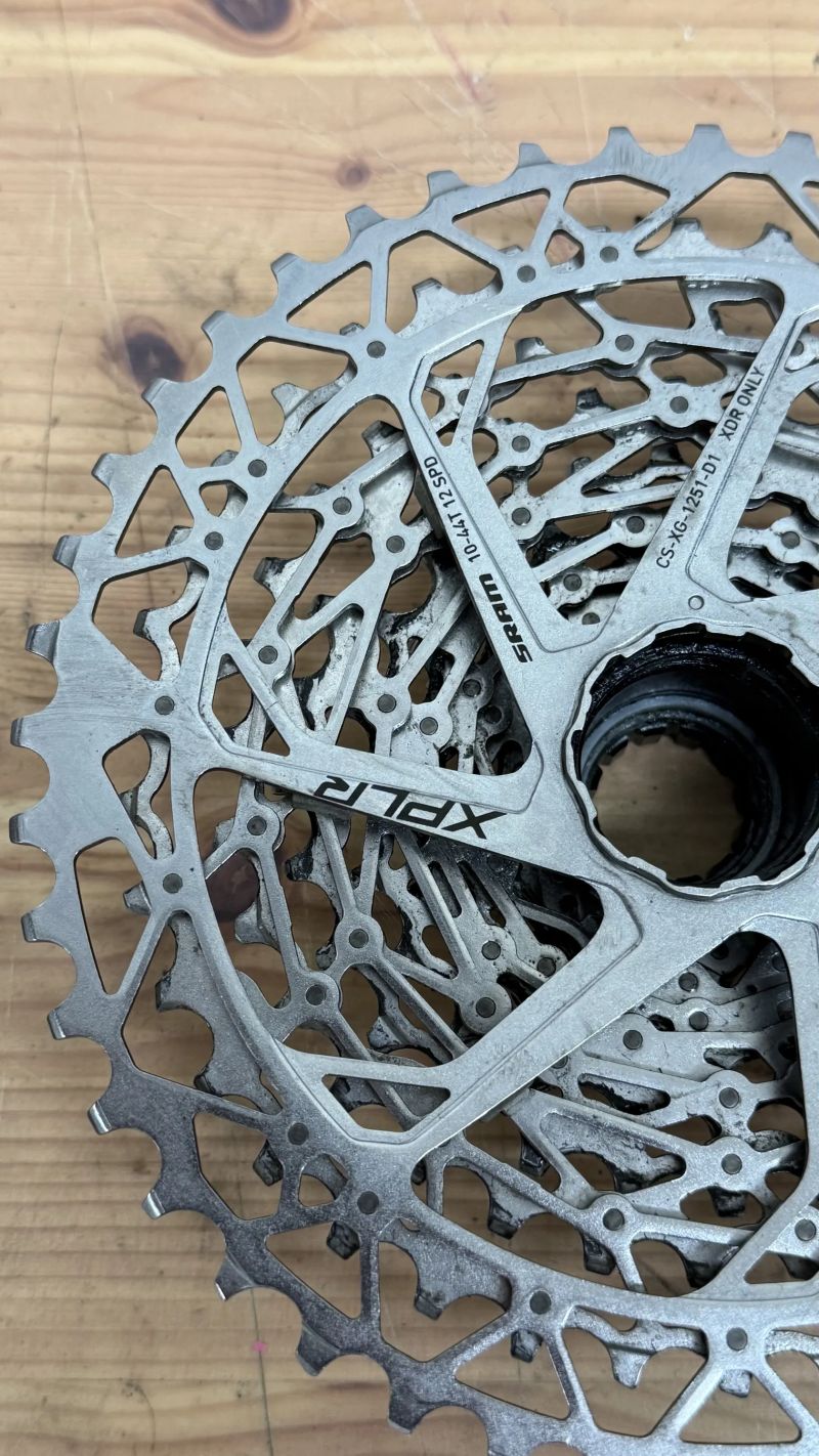 Různé komponenty, SRAM, ZIPP, LAPIERRE