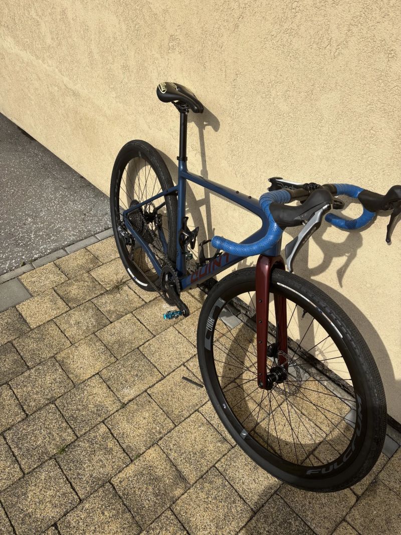 Prodám Quint gravel vel L /56. 