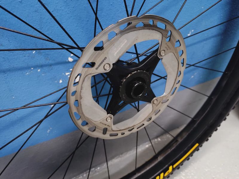Zapletená MTB kola JAVAX 