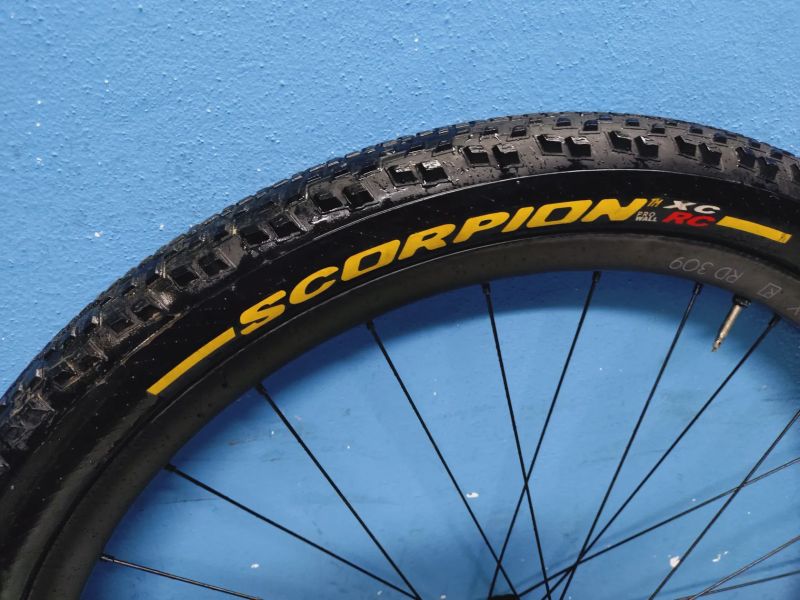 Zapletená MTB kola JAVAX 