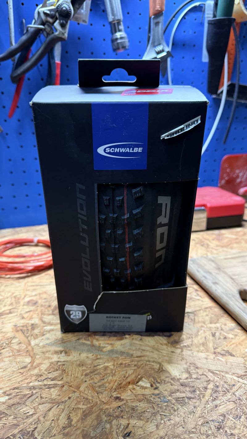 Schwalbe Rocket Ron Easy Super Race