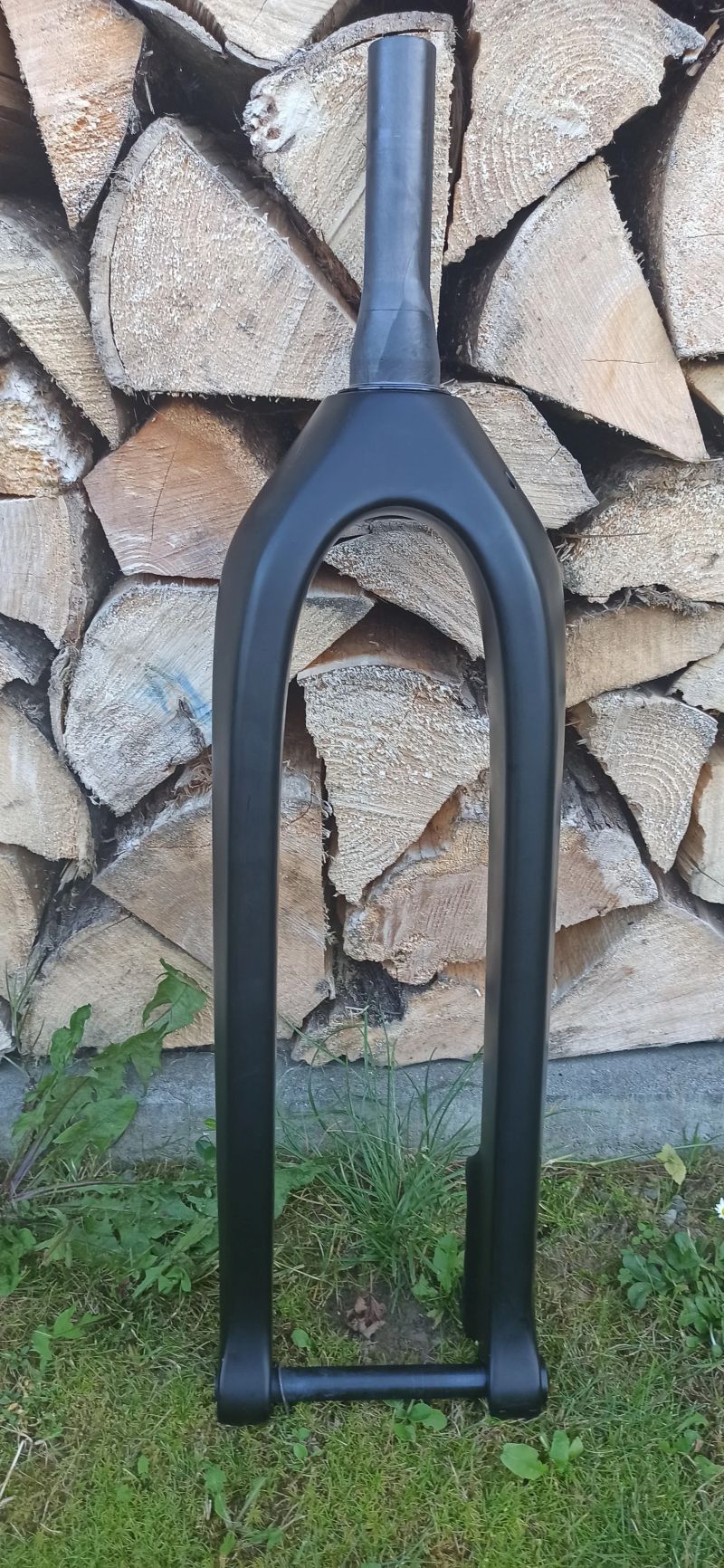 Karbonová pevná MTB vidlice BOOST