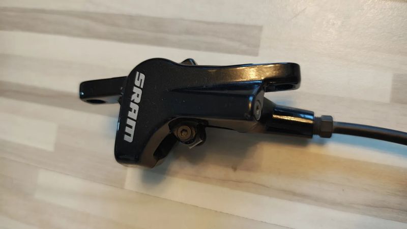Brzdy SRAM Level T