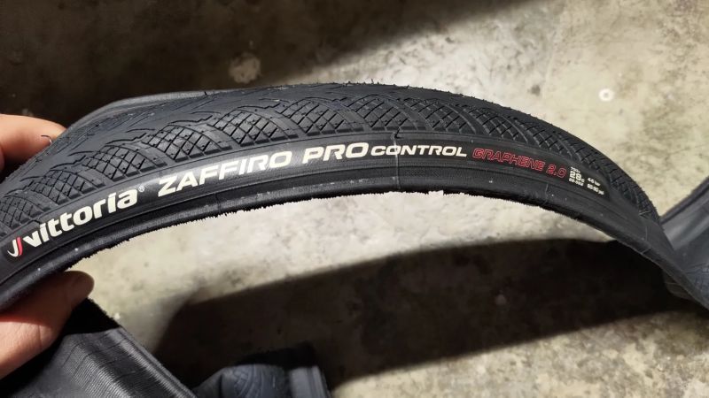 Vittoria Zaffiro Pro Control 700x28c