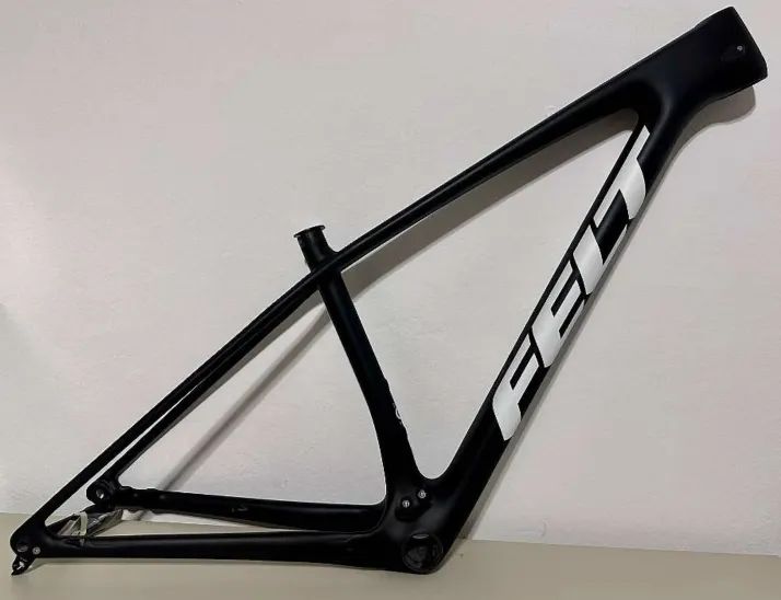 Nabízím NOVÝ karbonový rám Felt ve velikosti M / 29er / boost osa 12x148mm / tapered / 1170g