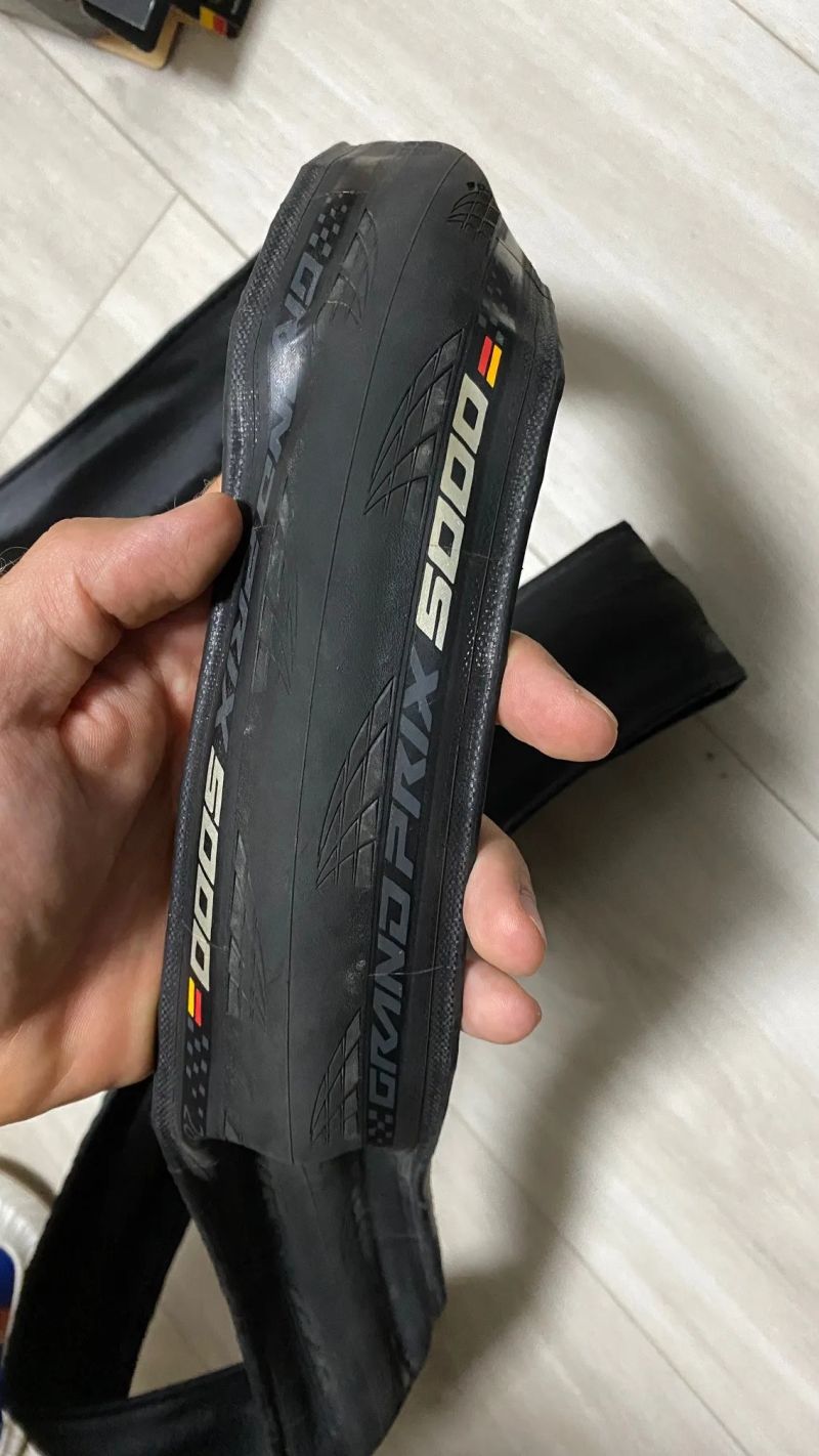 NOVE plaste Continental Grand Prix 5000 kevlar 28mm