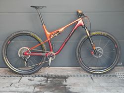 KTM Scarp Elite AXS Red Chrome, váha 9,93 kg