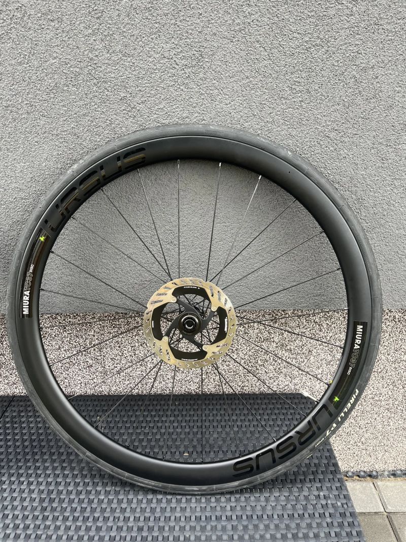 Italská karbonová kola Ursus Miura TC37 Disc CL