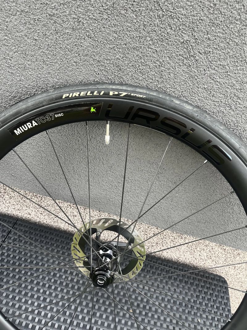 Italská karbonová kola Ursus Miura TC37 Disc CL