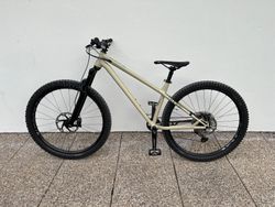 Commencal Meta HT AM model 2021