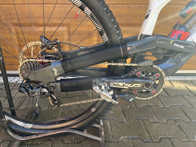 YT Industries Tues
