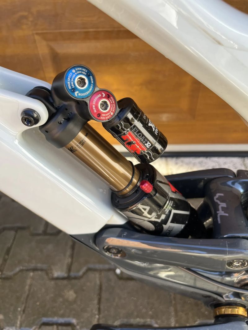 YT Industries Tues
