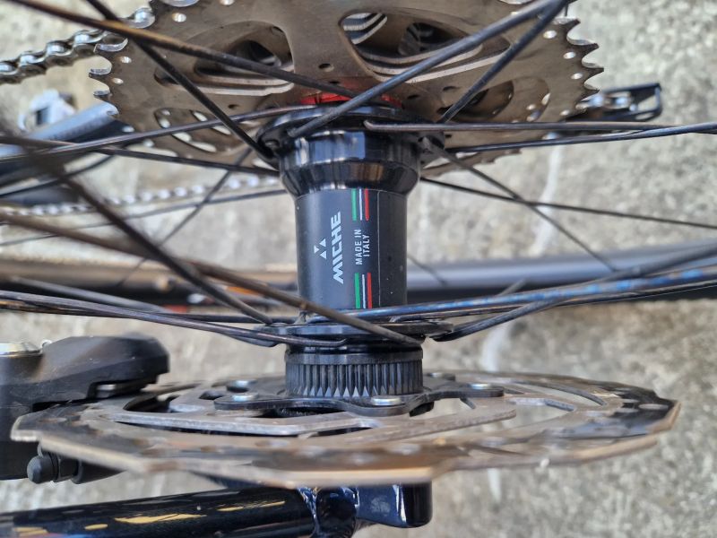 GT Grade Comp, pohodlný rám Triple Triangle