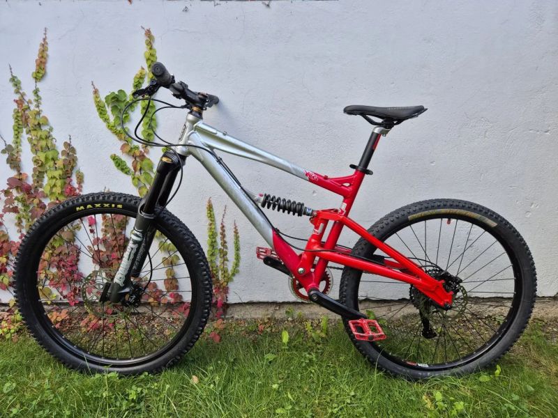 Celoodpružené kolo Haro, vel.M/17", převody 1x10