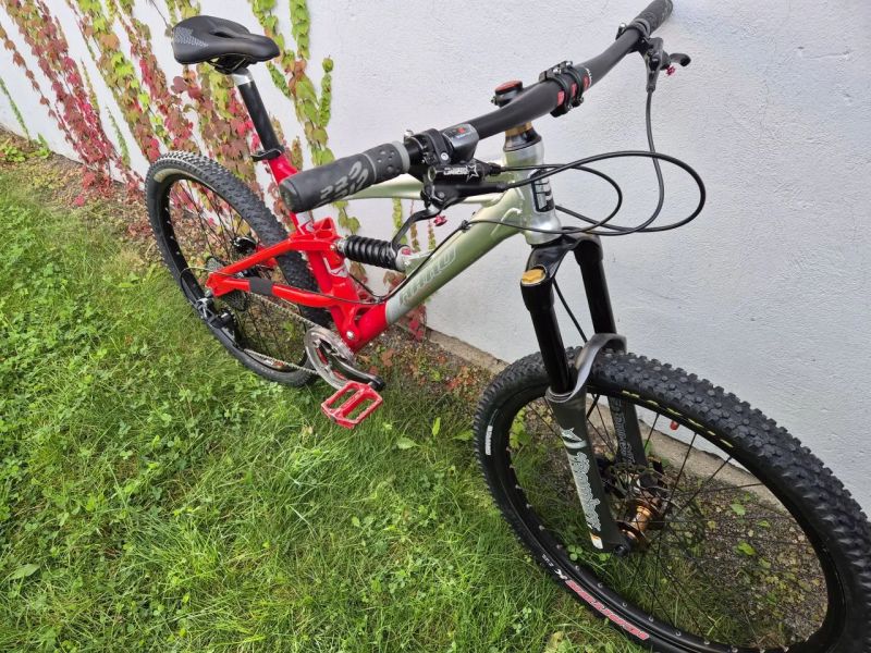 Celoodpružené kolo Haro, vel.M/17", převody 1x10