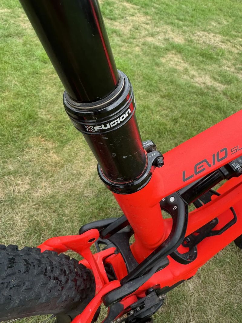 Specialized Turbo Levo SL 29” celoodpružené lehké elektrokolo velikost M