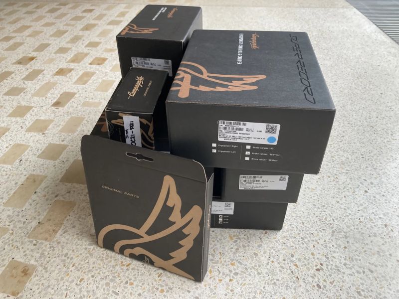 Nabízím nerozbalenou sadu Campagnolo Super Record WRL 12s. V záruce. Cena k jednání