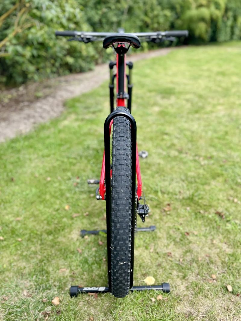 Specialized Rockhopper L 29" kokpit a sedlovka karbon