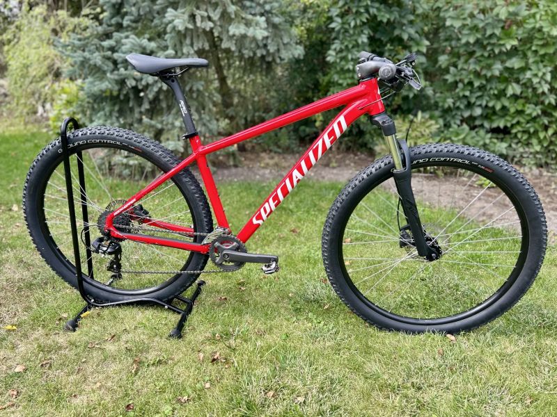 Specialized Rockhopper L 29" kokpit a sedlovka karbon
