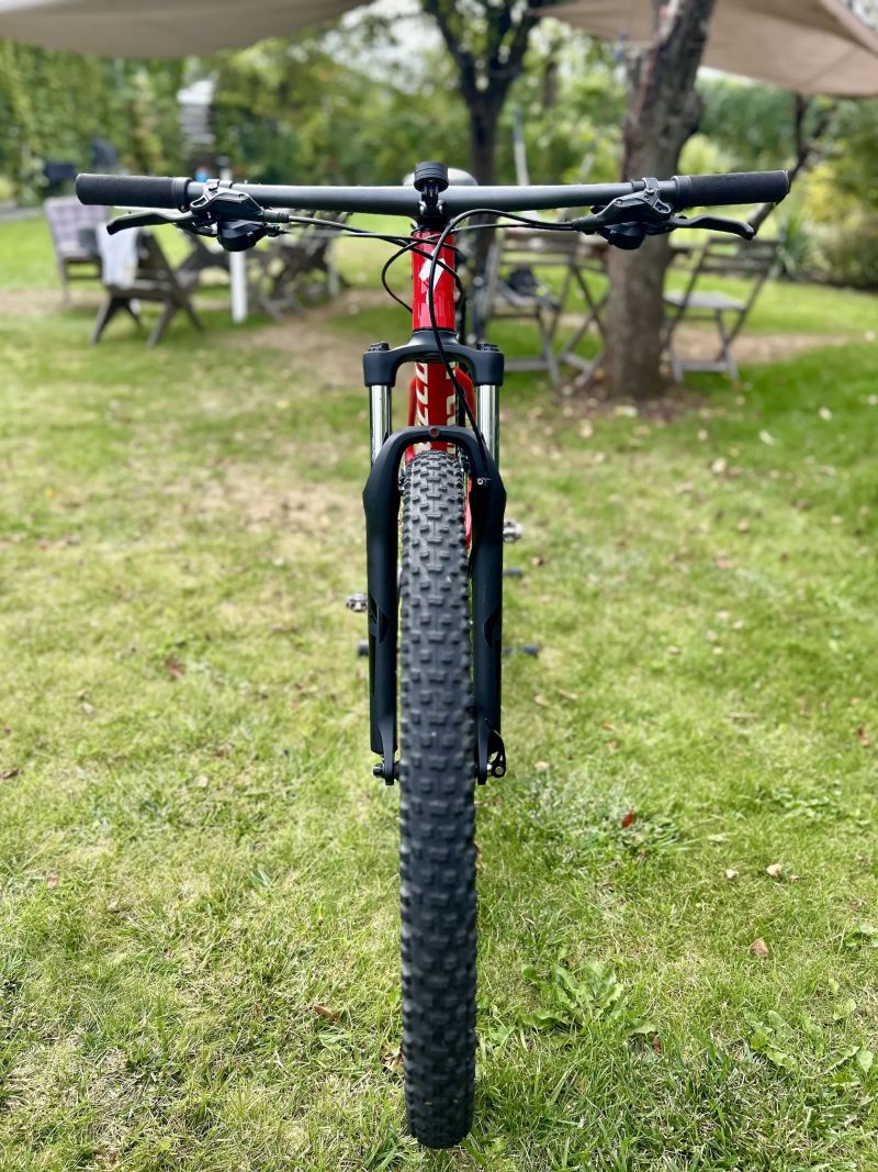 Specialized Rockhopper L 29" kokpit a sedlovka karbon