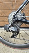 Cervélo Caledonia velikost rámu 58, Sram Force AXS, kola Zipp 303 Firecrest