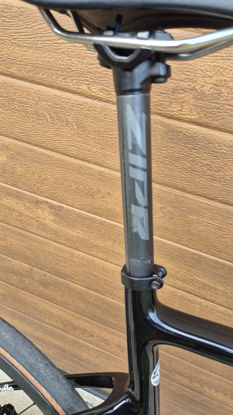 Cervélo Caledonia velikost rámu 58, Sram Force AXS, kola Zipp 303 Firecrest