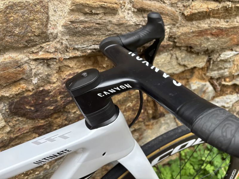 CANYON ULTIMATE CFR - SHIMANO di2 2x11 - KARBONOVÁ KOLA - žákovské převody - 43 cm