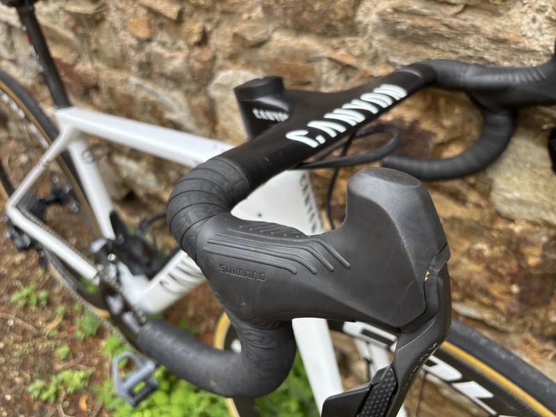 CANYON ULTIMATE CFR - SHIMANO di2 2x11 - KARBONOVÁ KOLA - žákovské převody - 43 cm