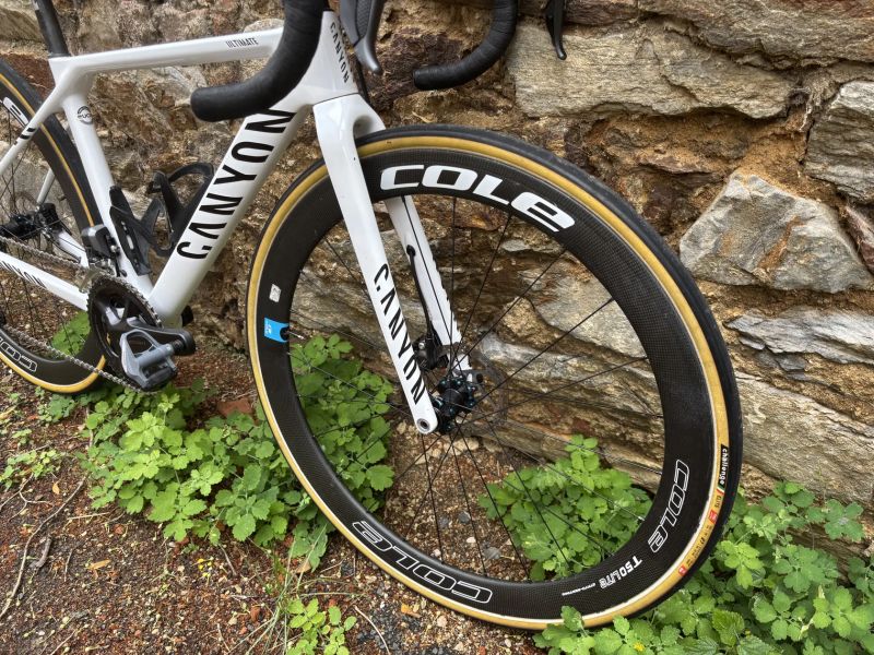 CANYON ULTIMATE CFR - SHIMANO di2 2x11 - KARBONOVÁ KOLA - žákovské převody - 43 cm