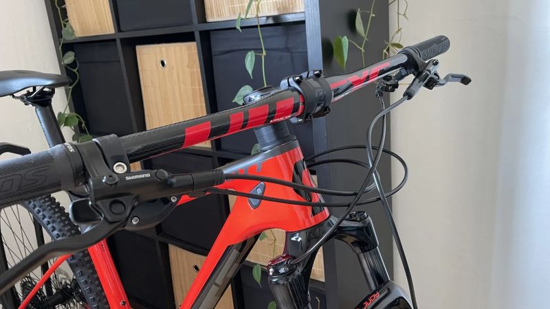Scott 940 carbon Red / vel.M / Sram Eagle 1x12 / zánovní