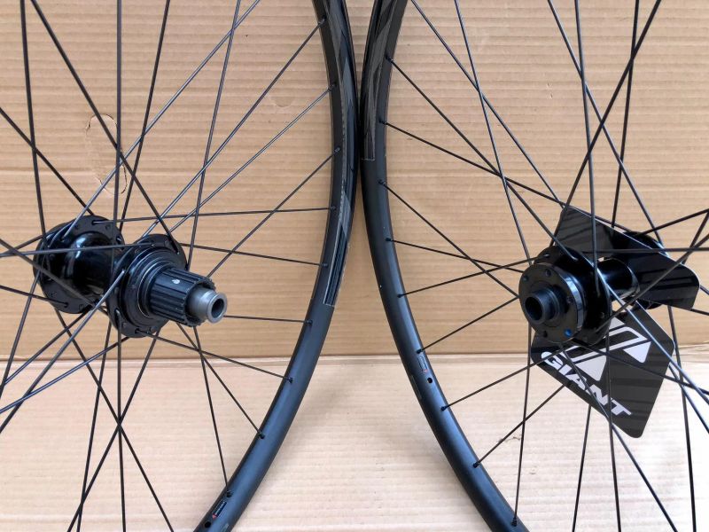 Kola GIANT XCT 29" Boost pro Shimano Microspline 12s, Tubeless Ready