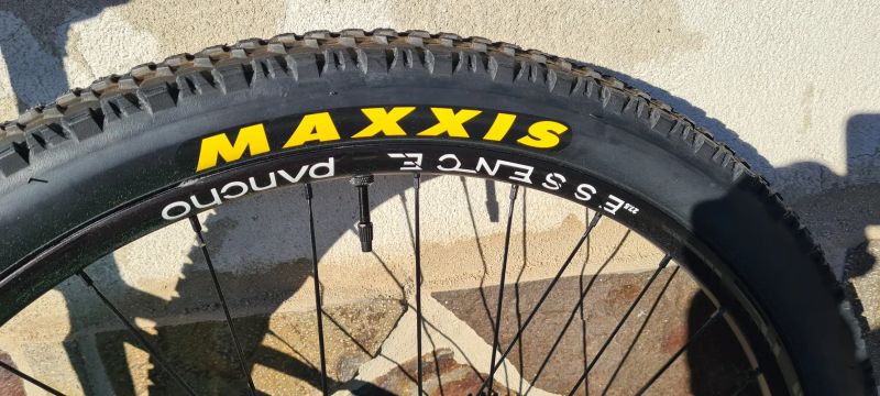 Prodám MTB hardtail karbon 27,5" velikost 15" nejeté