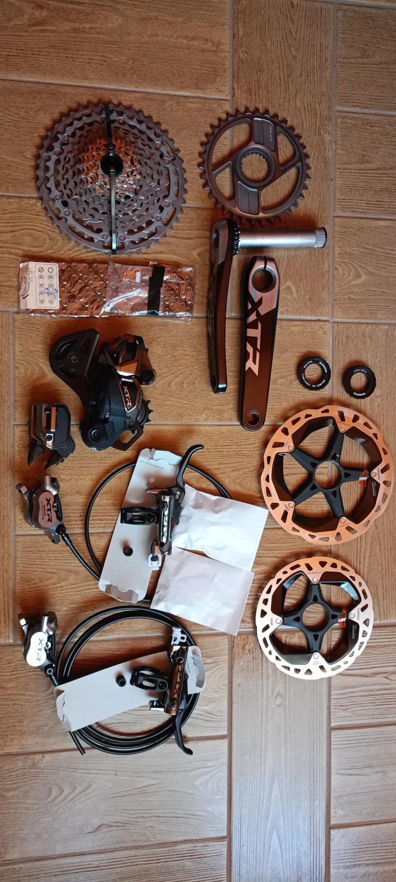 1x12 sada Shimano XTR Di2 M9200 + brzdy XTR
