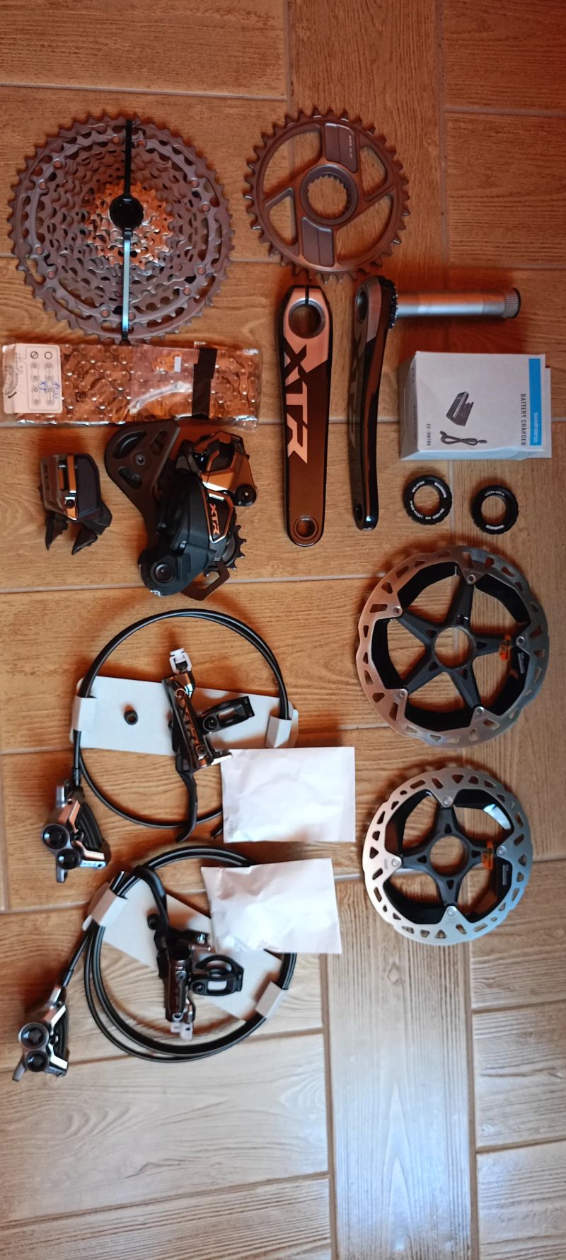 1x12 sada Shimano XTR Di2 M9200 + brzdy XTR