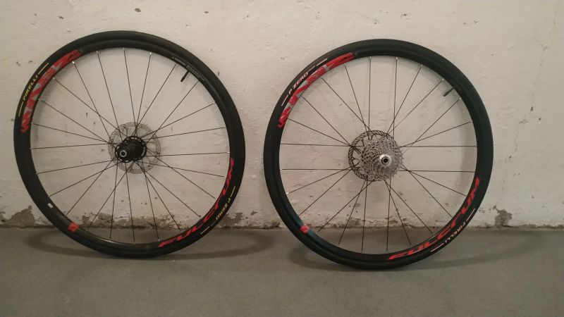 Zapletená kola: Fulcrum Racing 700 cx