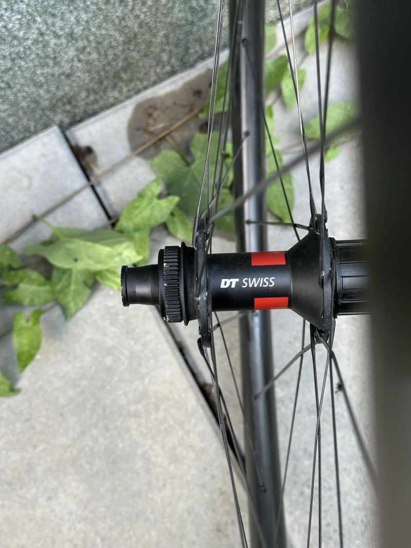 Thread Carbon DT swiss 240