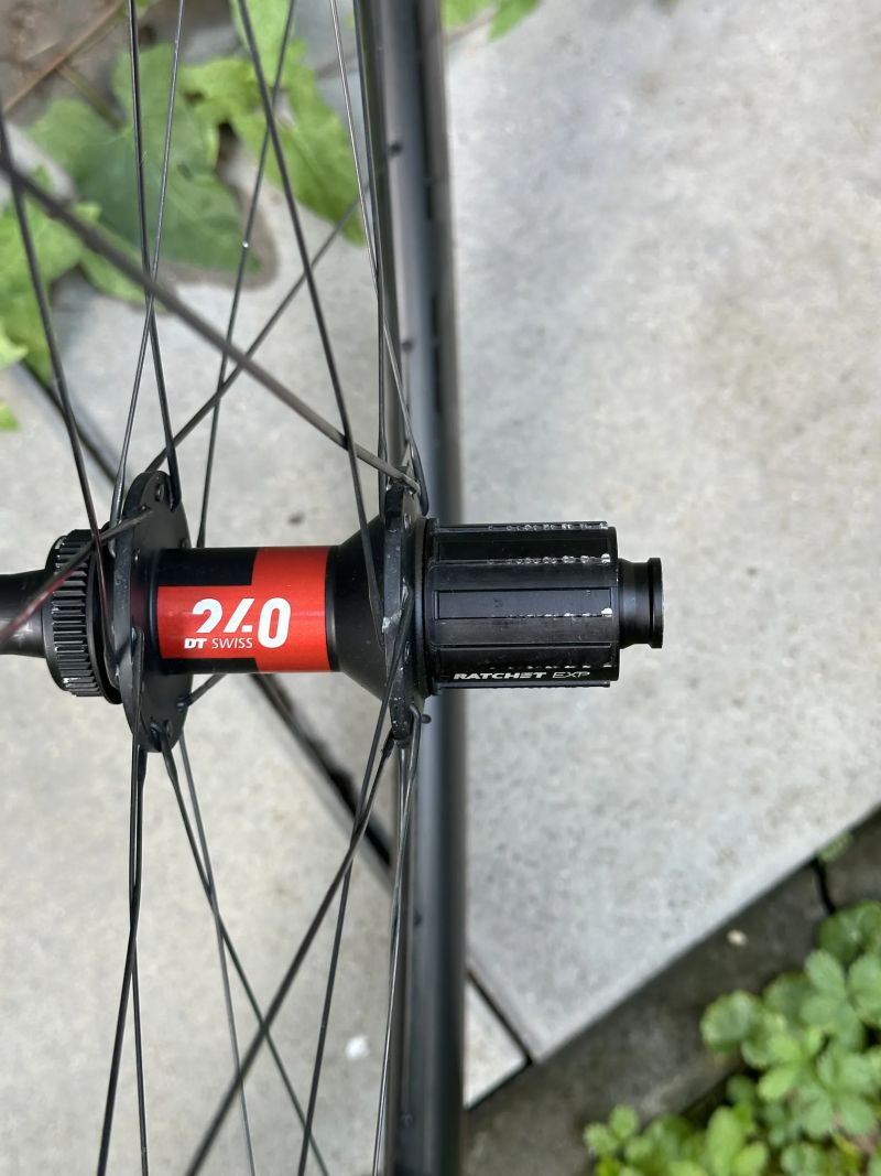 Thread Carbon DT swiss 240