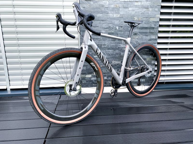 Canyon Grizl CF SL8 ZIPP 303s