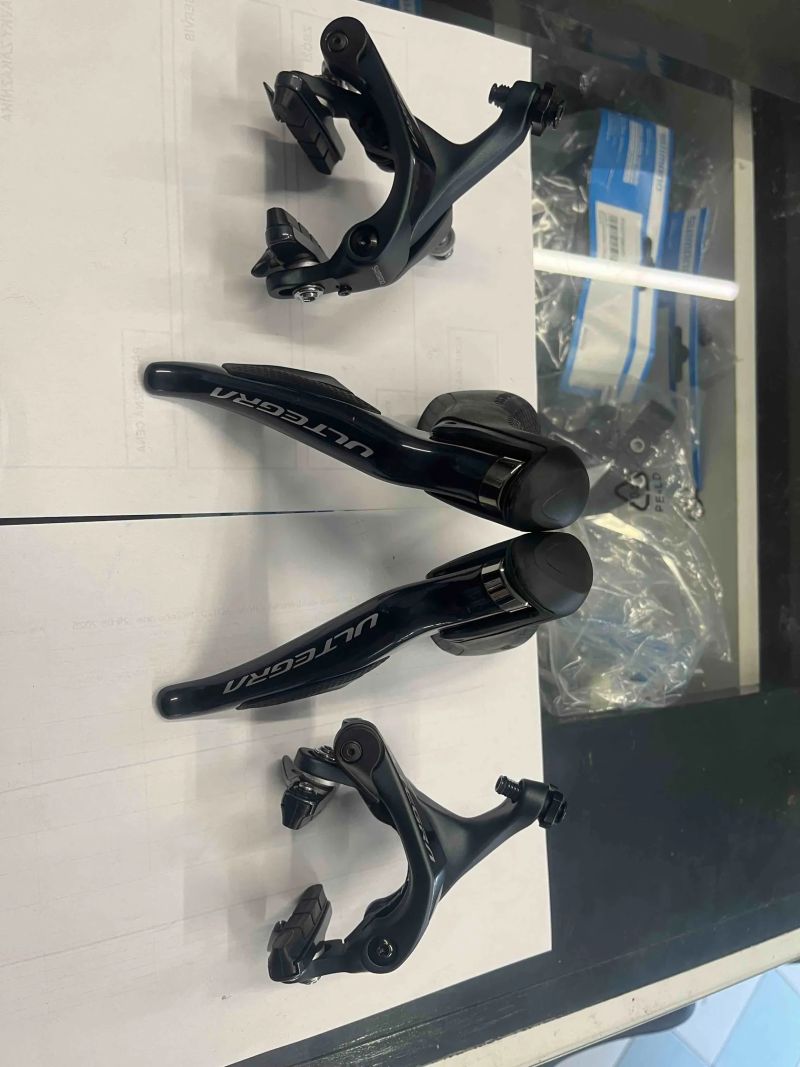 Shimano páky st-r8050 L/P s brzdovými čelistmi