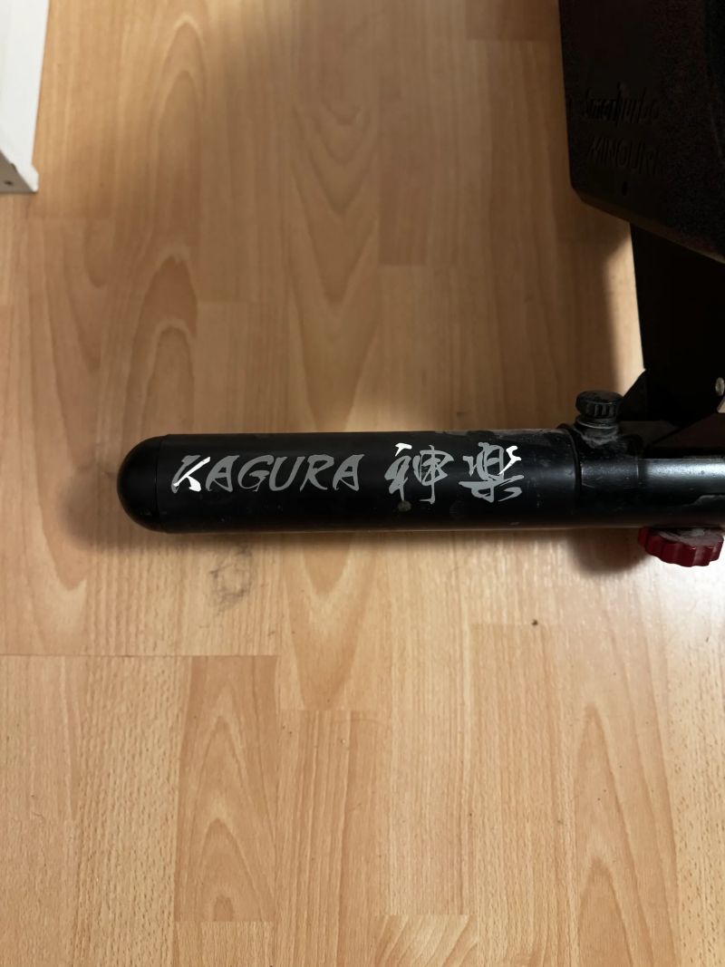 Cyklo trenažer Minoura Kagura LSD9200 2200 W Fe černý