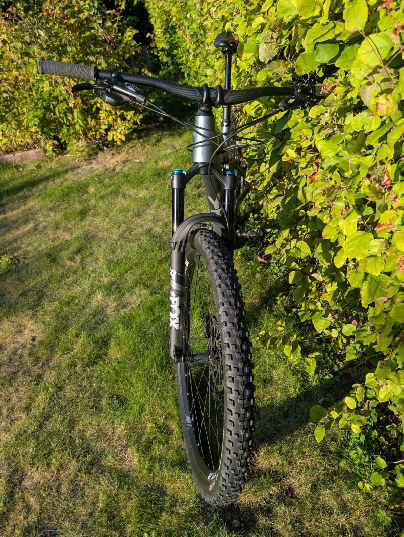 YT Industries Izzo CORE 2 | Ice Grey | L