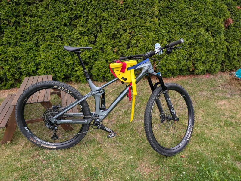 YT Industries Izzo CORE 2 | Ice Grey | L
